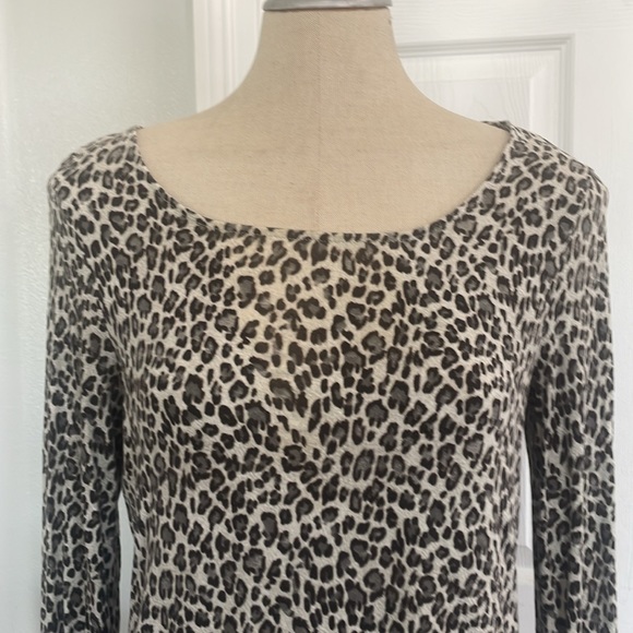Ralph Lauren animal print top long sleeve scoop neck stretch gray womens size M - Picture 2 of 7